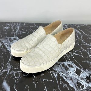 STUART WEITZMAN Light Gray Leather Croc Embossed Casual Shoe